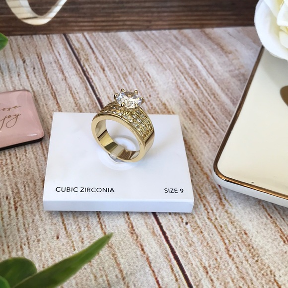 ✨Gold Tone Crystal Cubic Zirconia Triple Row Ring - Picture 4 of 6